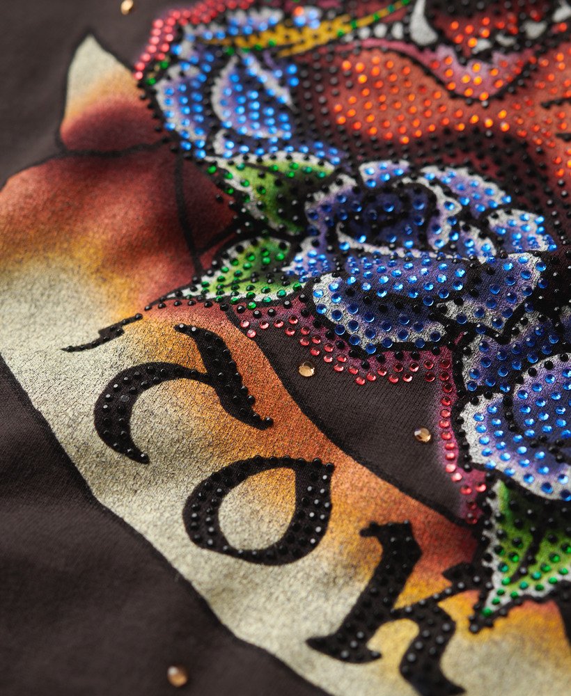 camiseta ajustada com strass e estampa de tatuagem na cor preto carbono