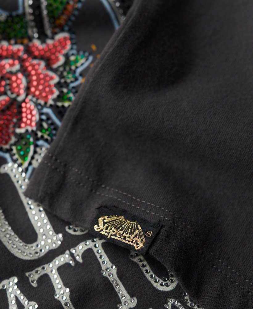 camiseta ajustada com strass e estampa de tatuagem na cor carvÃo