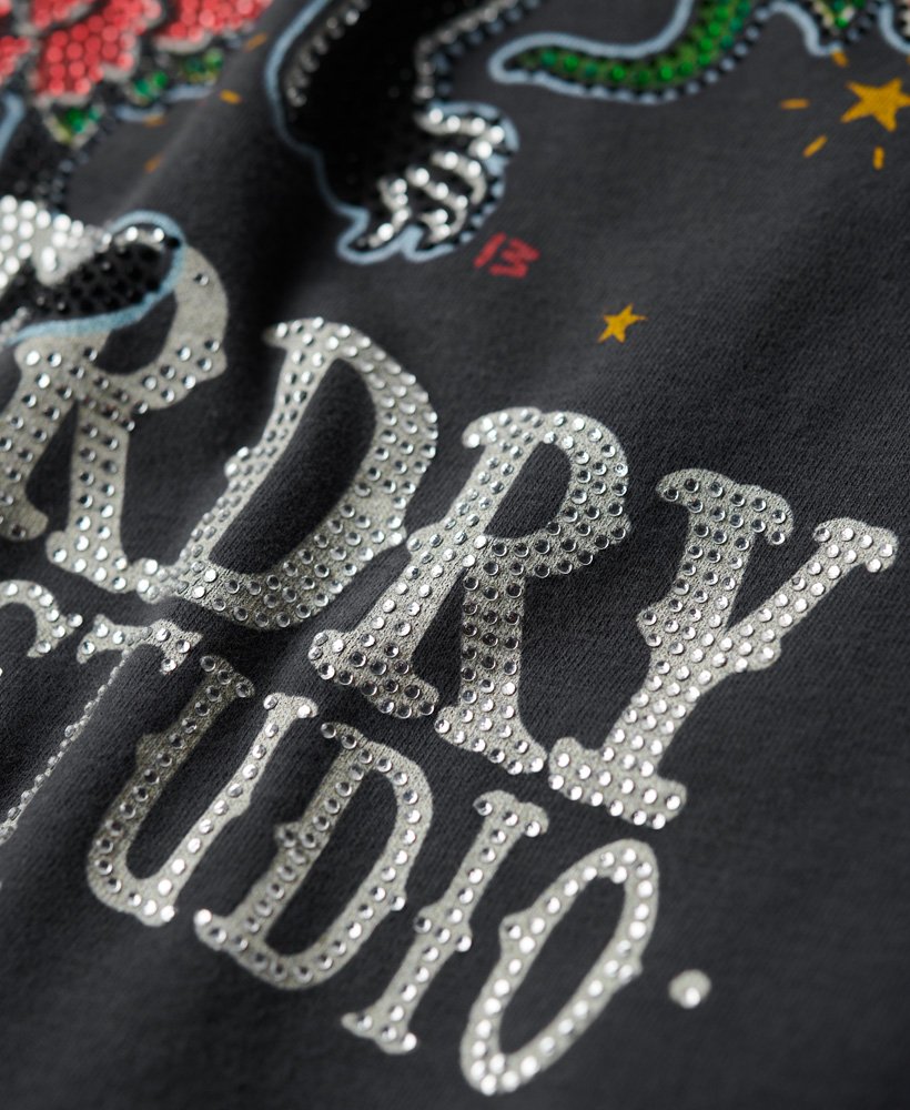 camiseta ajustada com strass e estampa de tatuagem na cor carvÃo
