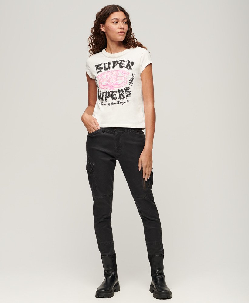 camiseta de manga curta com estampa de pôster na cor cru