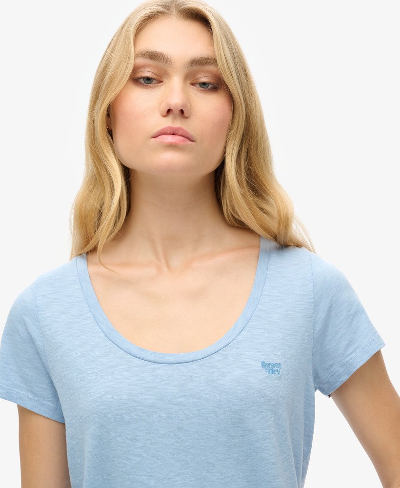 camiseta studios com decote redondo na cor azul eterno