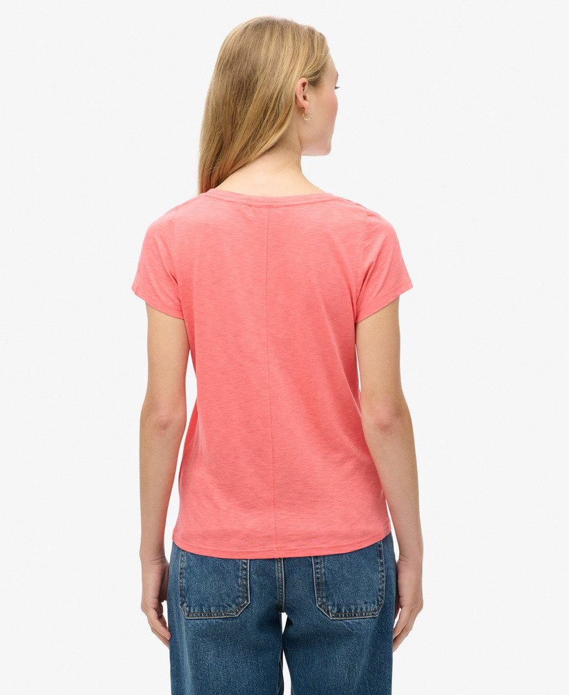 camiseta studios com decote redondo na cor sugar coral