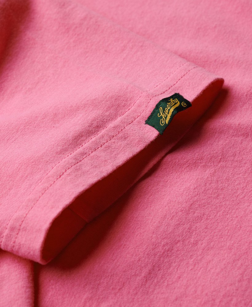 camiseta varsity flocked fitted na cor rosa fluor