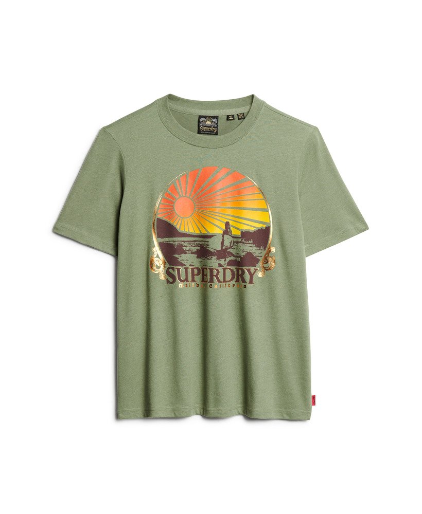 camiseta de viagem estilo lembrança modelo relaxado na cor verde-tomilho mesclado.