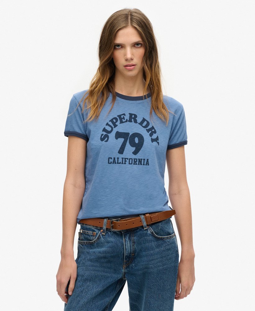 camiseta athletic essentials beach graphic ringer na cor azul wedgewood