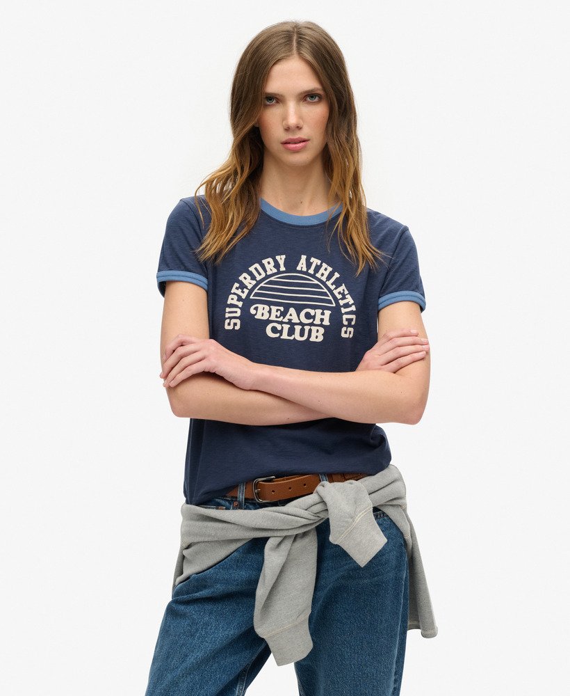 camiseta athletic essentials beach graphic ringer na cor azul marinho mais intenso