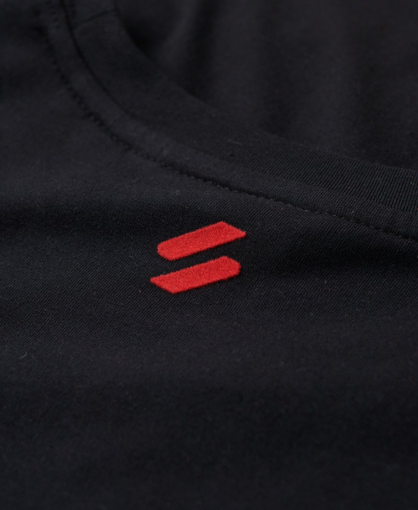 camiseta sport luxe com estampa gráfica em pretovermelho