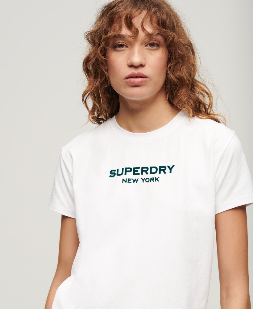 camiseta sport luxe graphic na cor branco brilhante