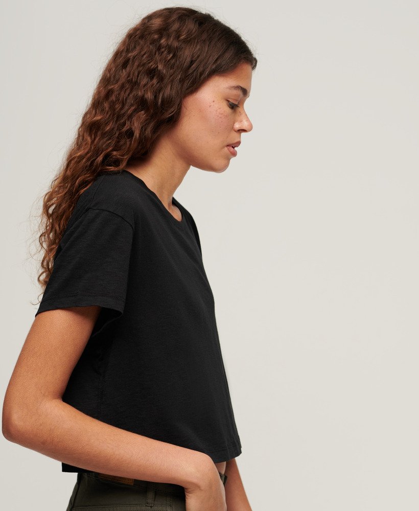 camiseta cropped folgada na cor preta
