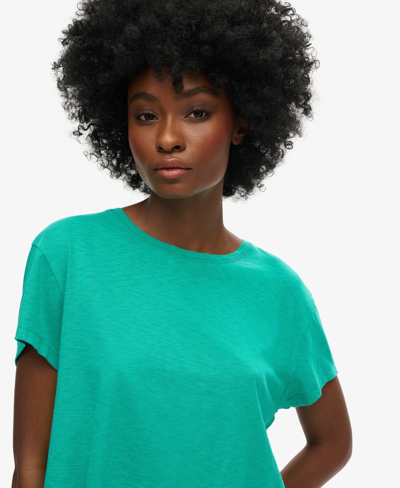 camiseta cropped folgada na cor verde verão