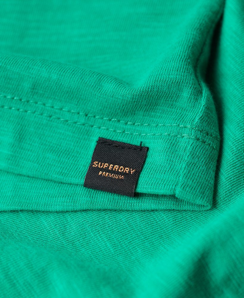 camiseta cropped folgada na cor verde verão