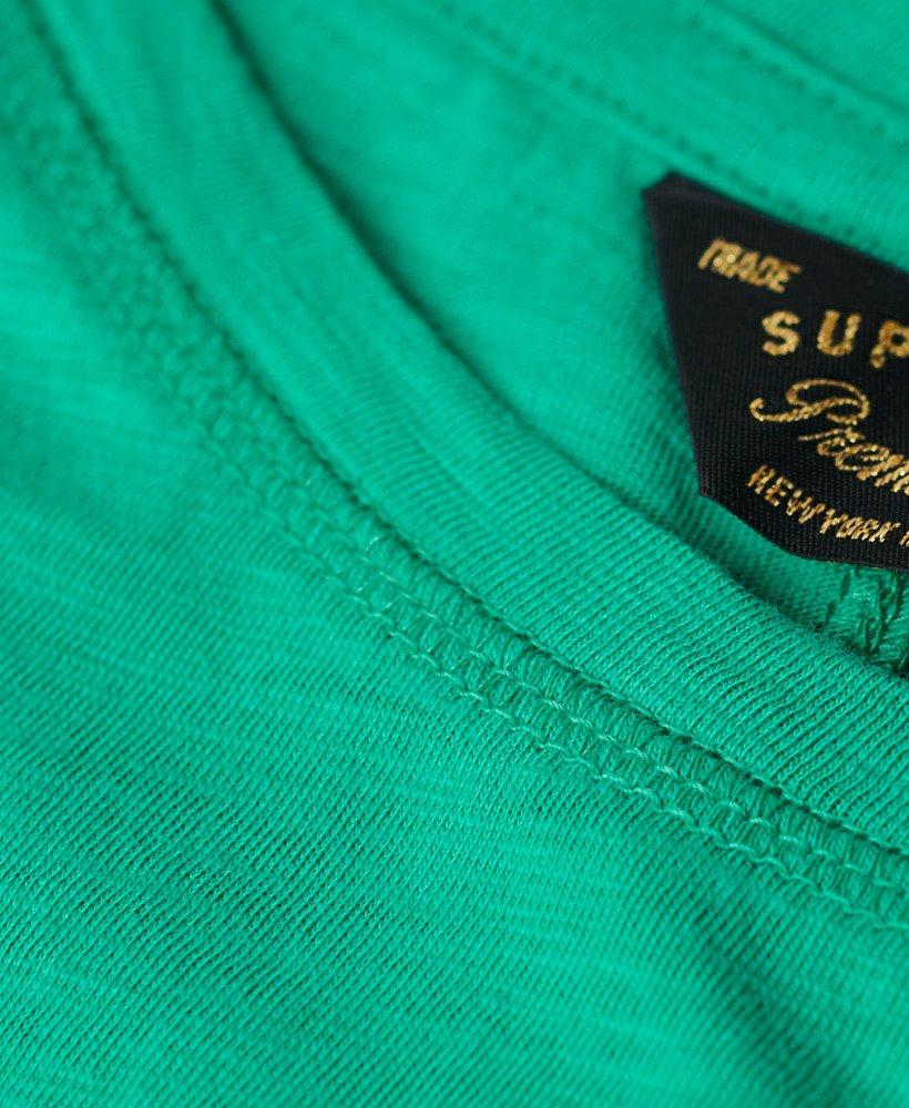 camiseta cropped folgada na cor verde verão