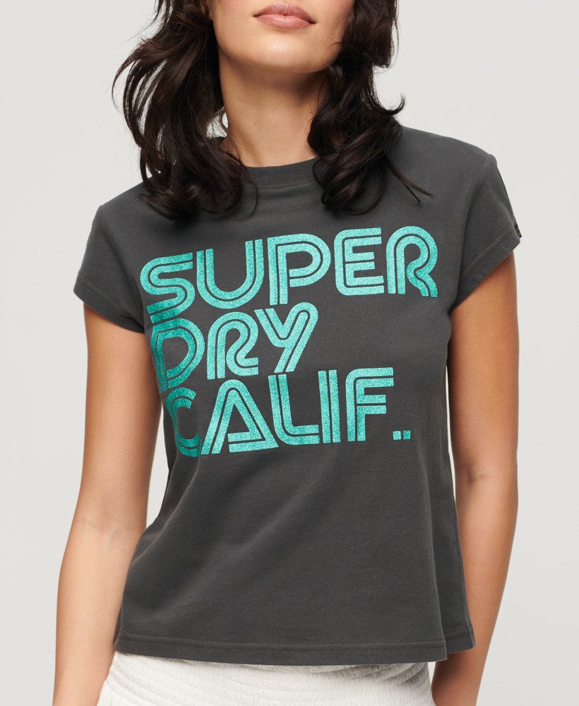 camiseta retrô com logo brilhante na cor preta vintage.