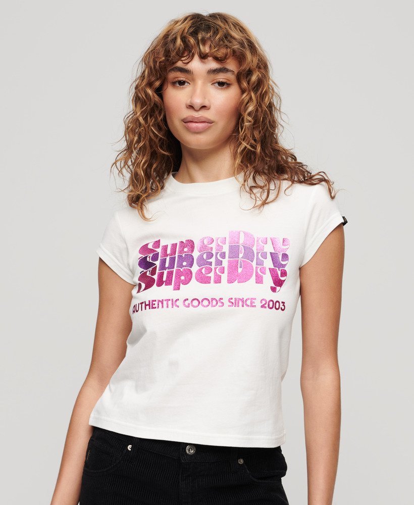 camiseta retrô com logo brilhante na cor cru