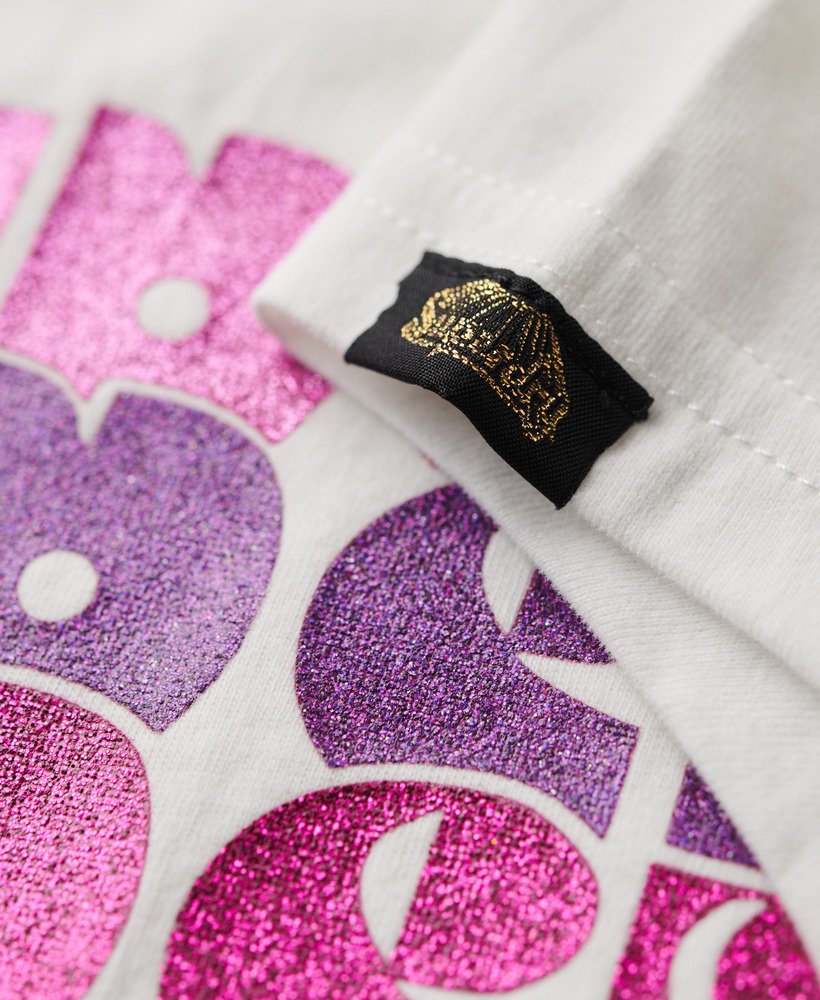 camiseta retrô com logo brilhante na cor cru