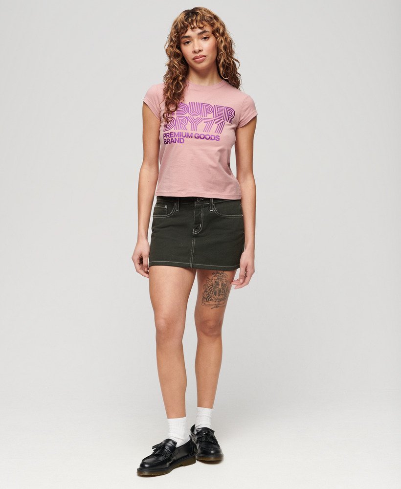 camiseta retrô com logo brilhante em rosa blush vintage