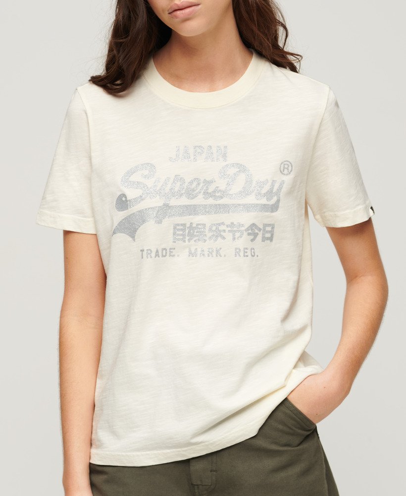 camiseta relaxed com logo metálico em moletom creme