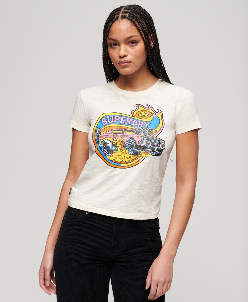 camiseta ajustada com estampa de motor neon em tecido texturizado creme.