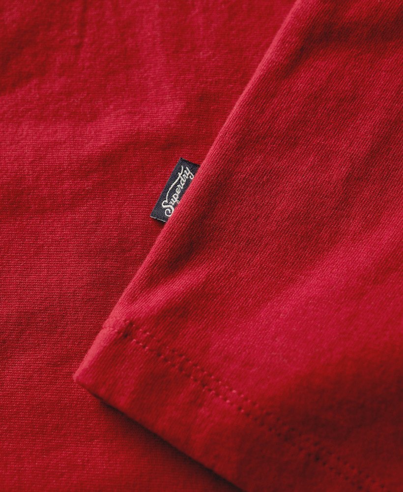 camiseta retrô essential logo na cor vermelho barn doorÓptico