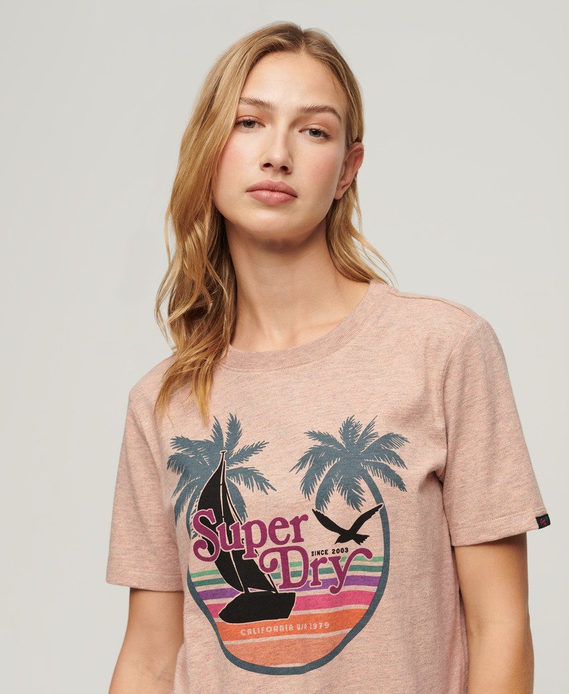 camiseta outdoor stripe relaxed em tons de laranja e damasco mesclado.