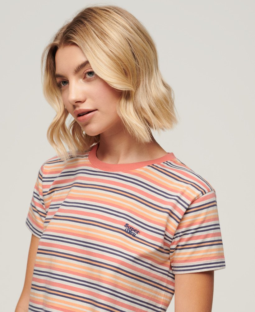 camiseta essential listrada com logo em coral sunset stripe