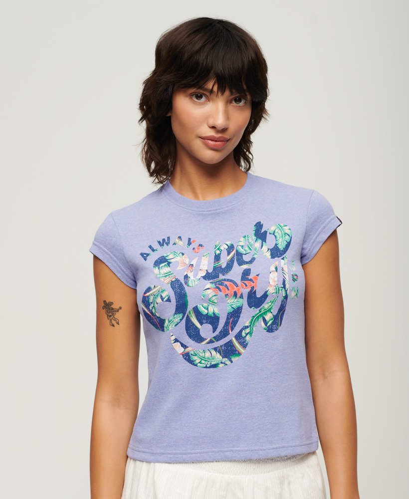 camiseta de manga curta com estampa floral em violeta mesclado.