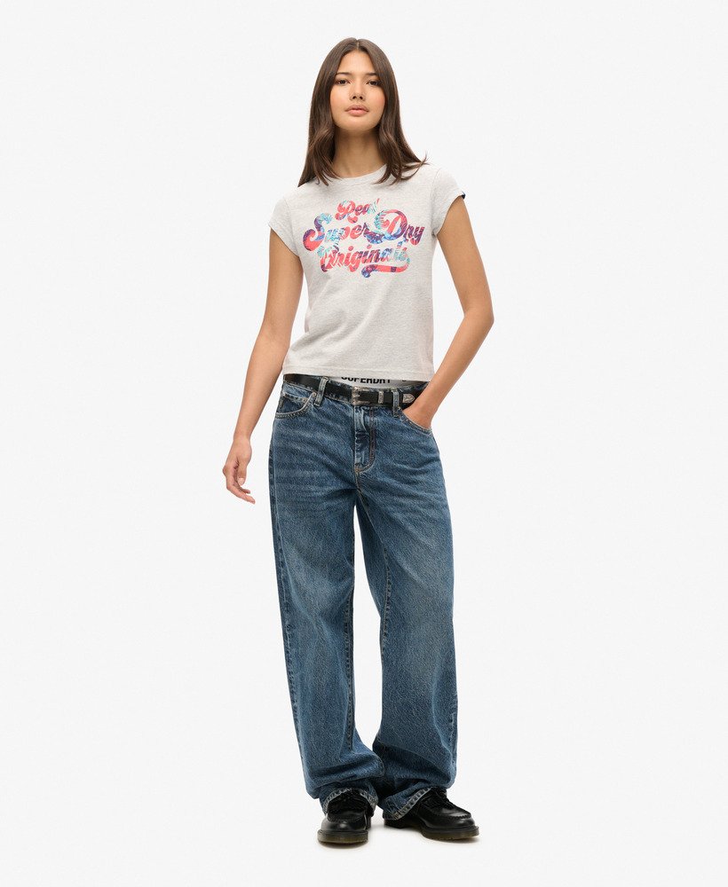 camiseta de manga curta com estampa floral em cinza mesclado.