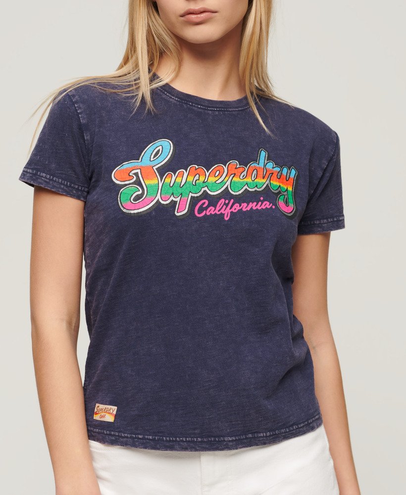 camiseta cali sticker fitted em tecido flamê azul marinho intenso.