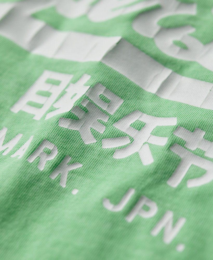 camiseta ajustada com estampa neon na cor verde menta neon