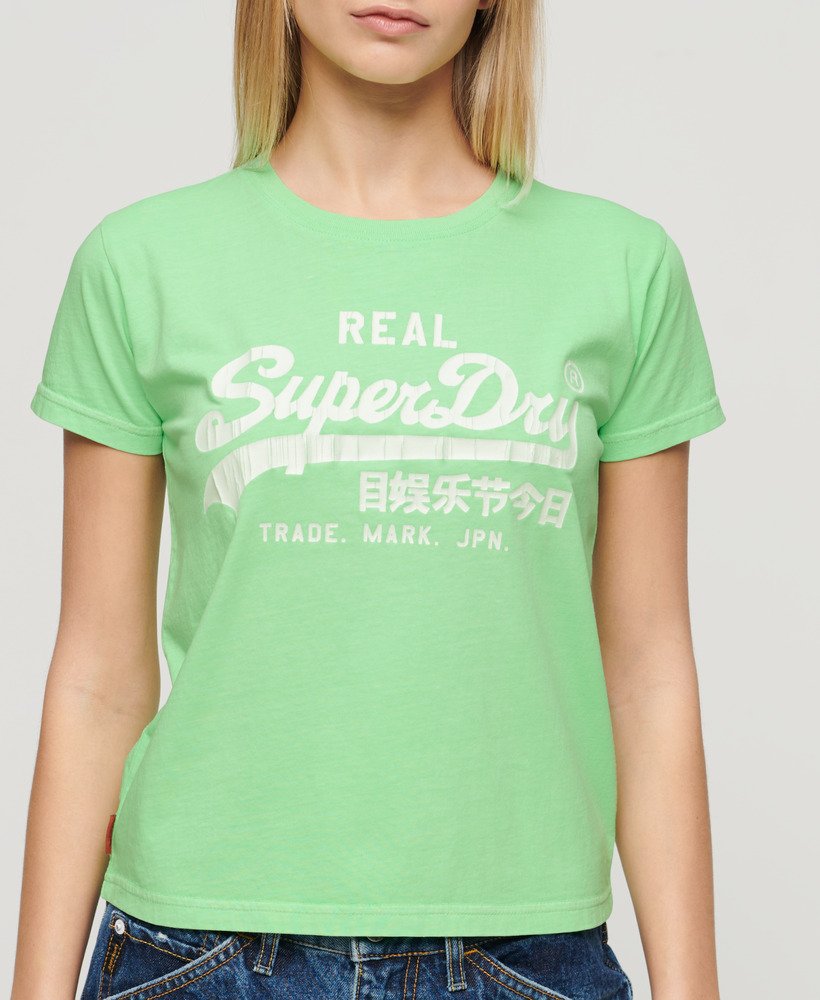 camiseta ajustada com estampa neon na cor verde menta neon