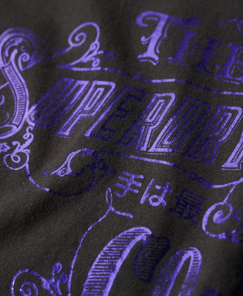camiseta foil workwear fitted na cor preta lavada