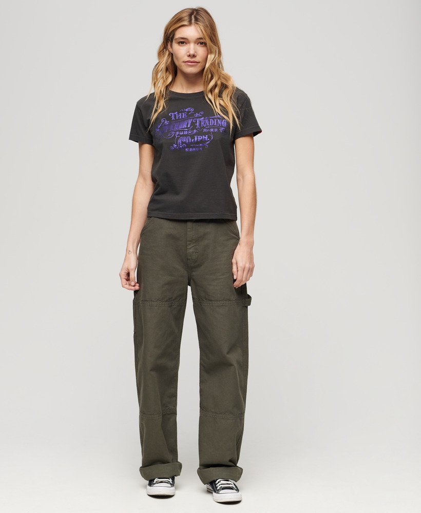 camiseta foil workwear fitted na cor preta lavada