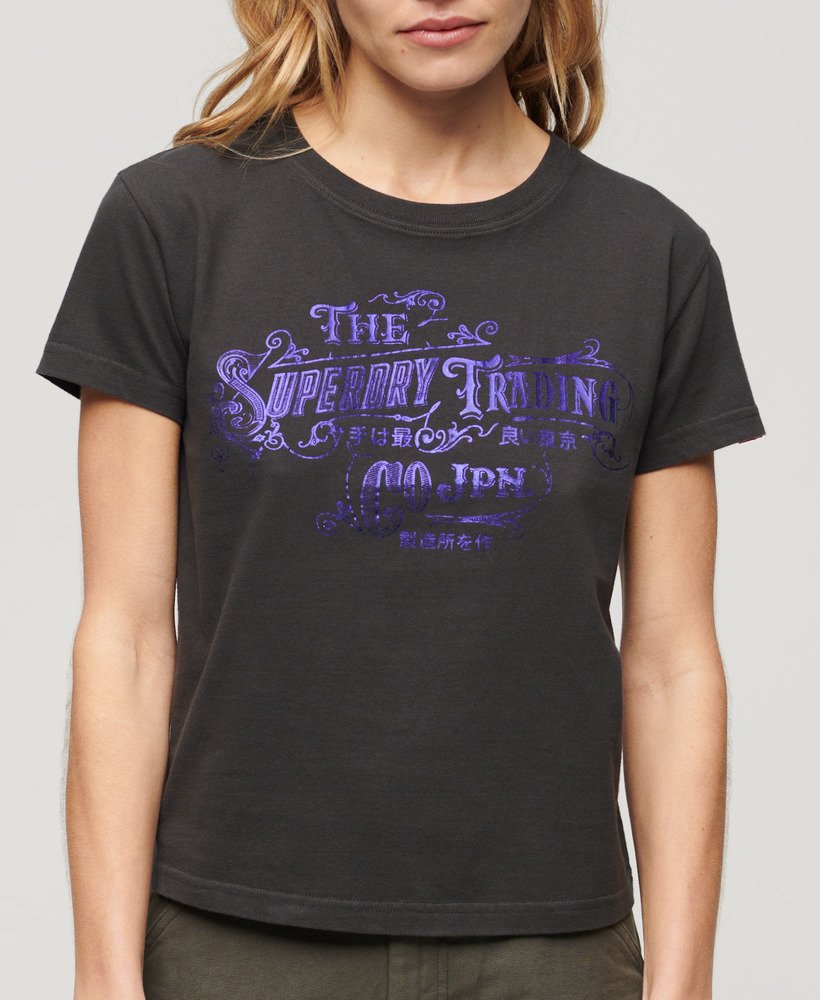 camiseta foil workwear fitted na cor preta lavada