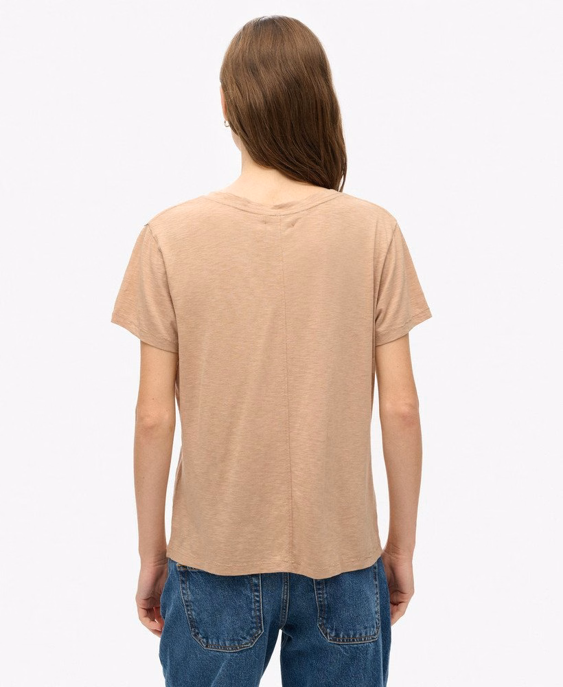 Camiseta com decote em V bordada em tecido texturizado