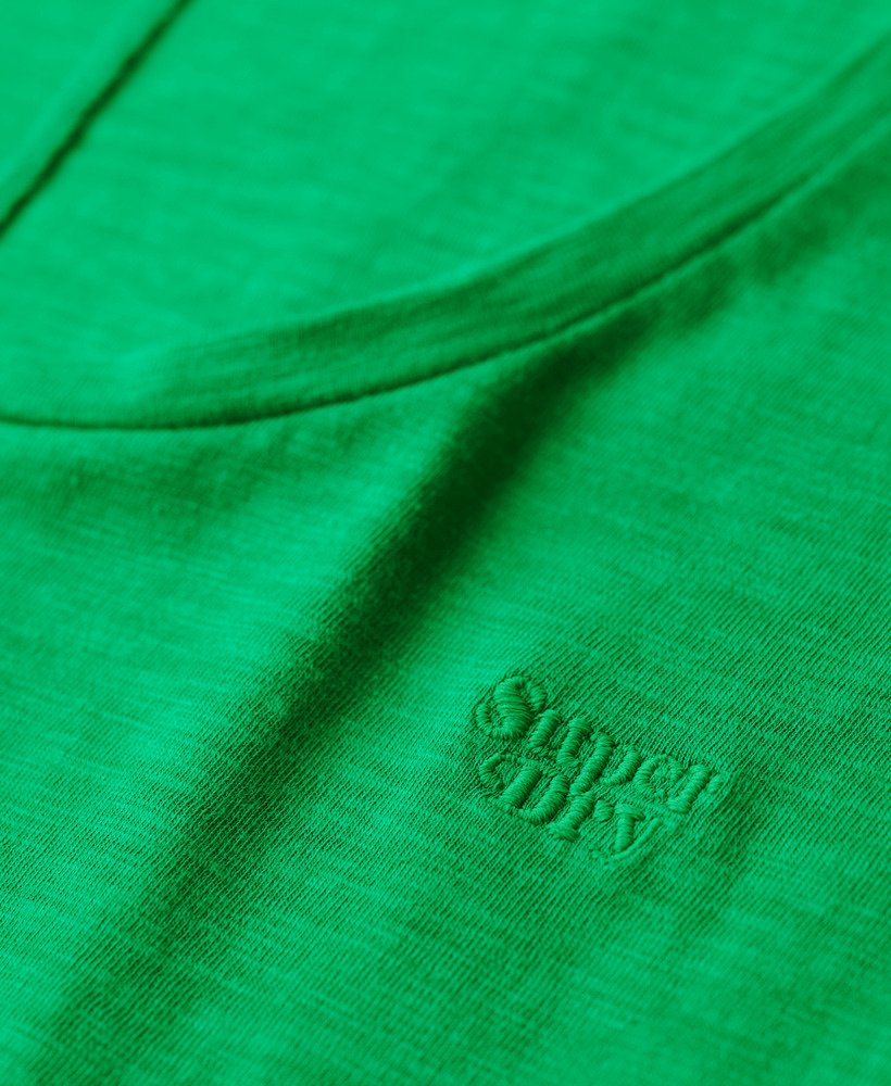 camiseta studios com decote em u na cor verde drop kick