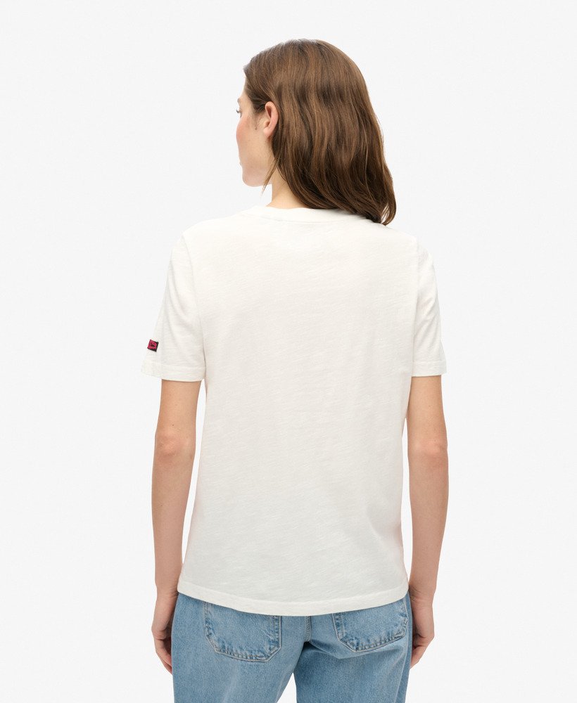camiseta tokyo vintage logo graphic relaxed na cor branco inverno