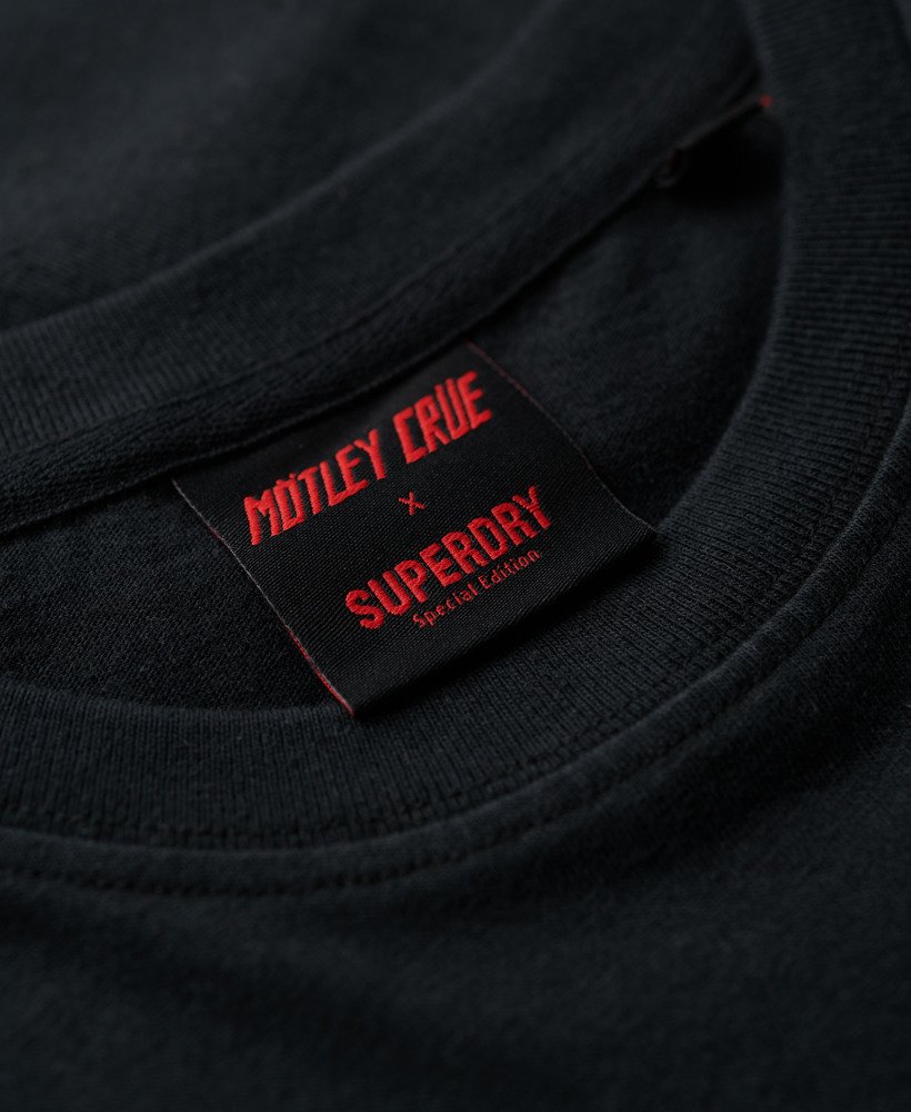 camiseta de manga curta motley crue x superdry na cor preta mid amp