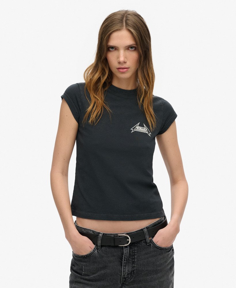 camiseta metallica x superdry de manga curta com costas médias na cor preta.