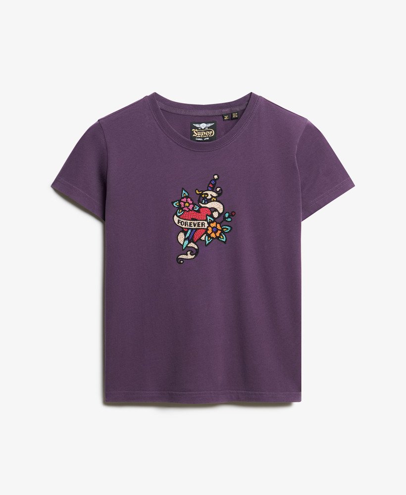 camiseta justa com estampa de tatuagem pequena e strass na cor roxa fuligem