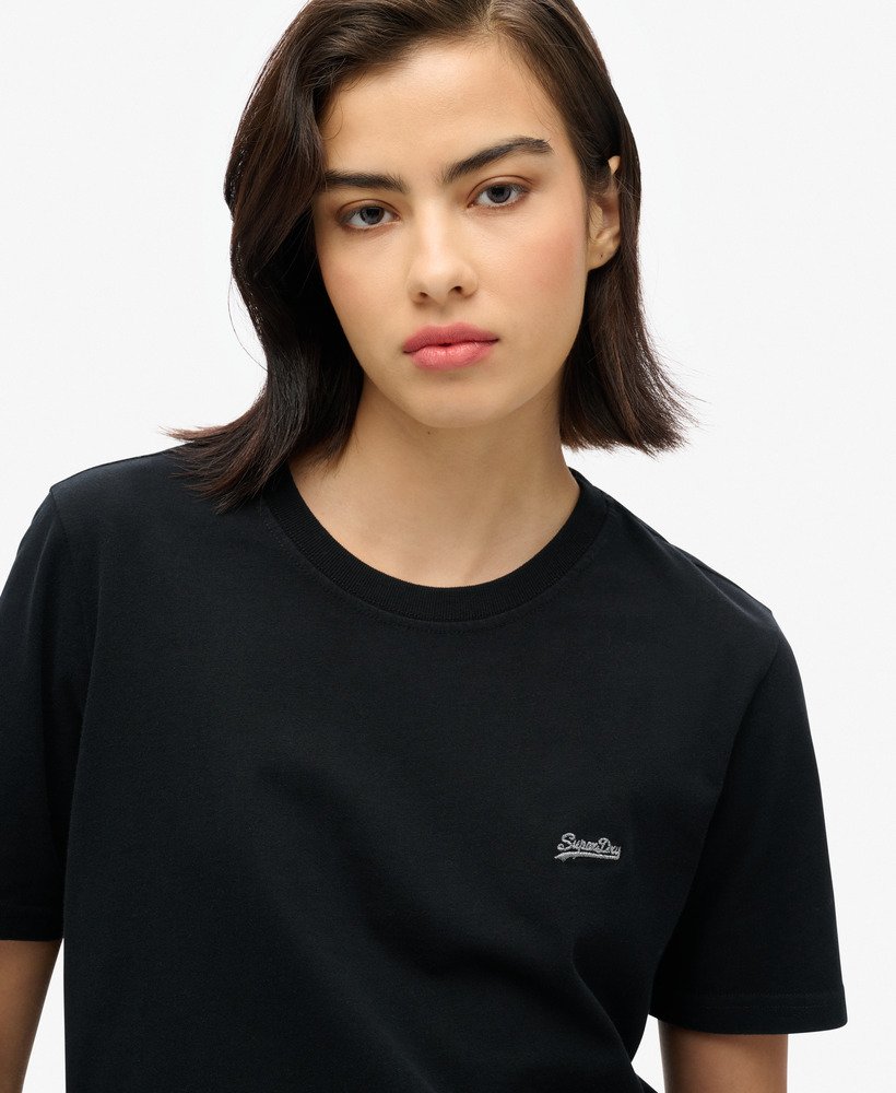 camiseta essential com logo bordado na cor preta
