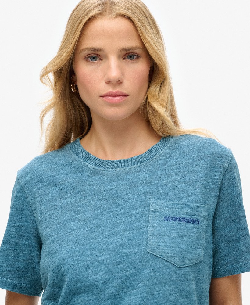 camiseta essential logo overdyed na cor azul luar