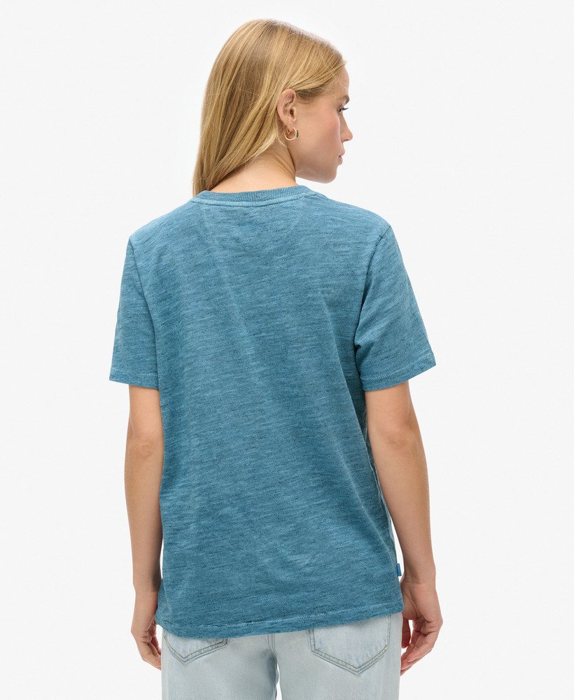 camiseta essential logo overdyed na cor azul luar