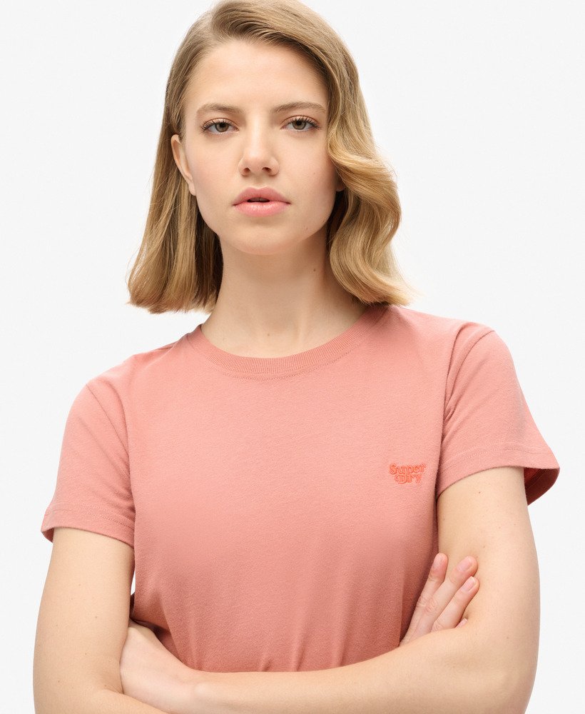 camiseta essential logo fitted na cor rosa acinzentado