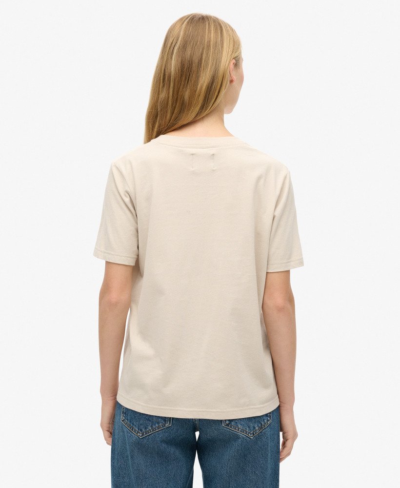 camiseta relaxed luxe metallic logo na cor off grey