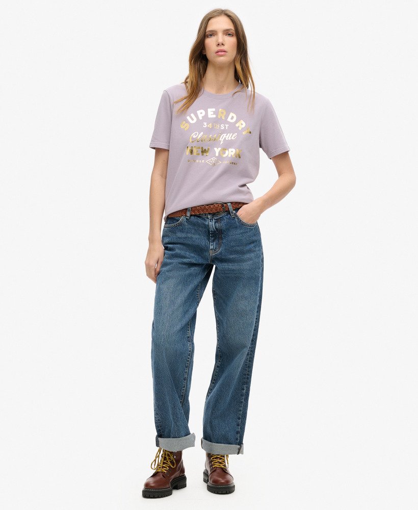 camiseta relaxed luxe metallic logo na cor lilás brassica