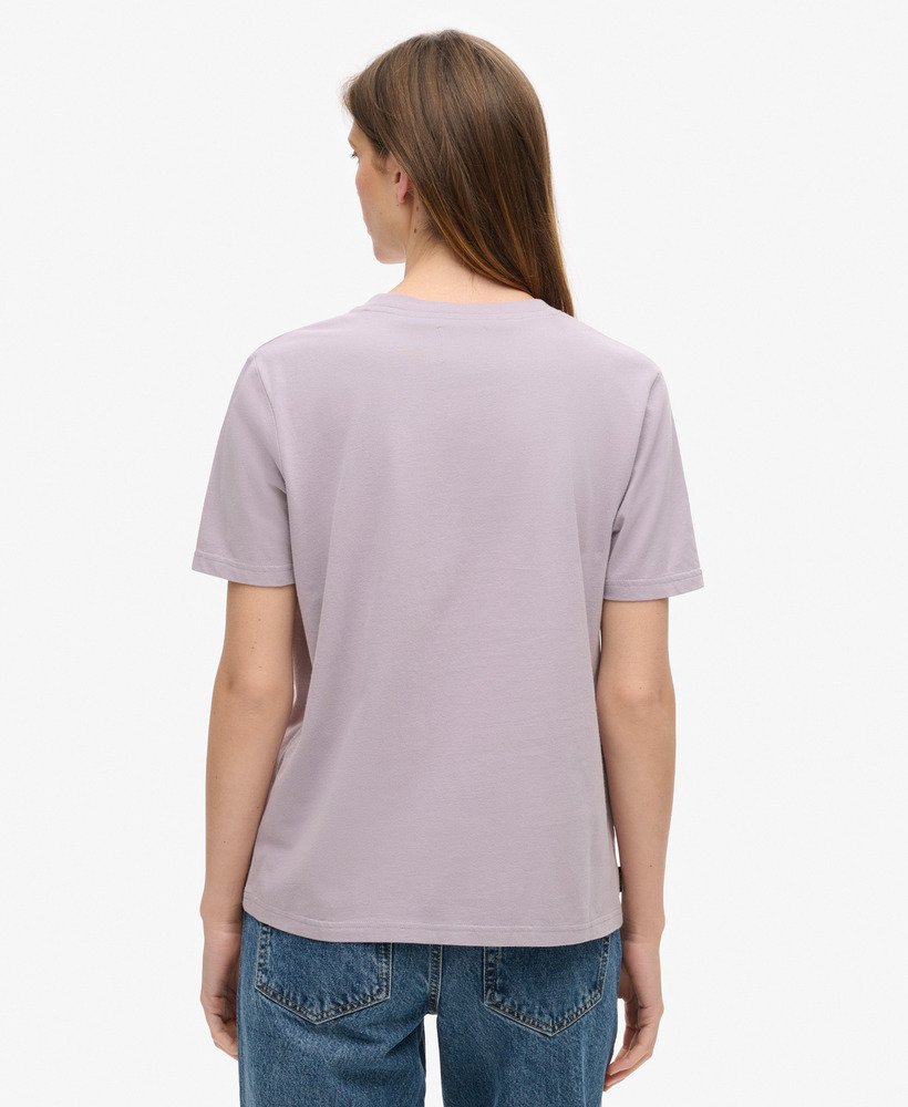 camiseta relaxed luxe metallic logo na cor lilás brassica
