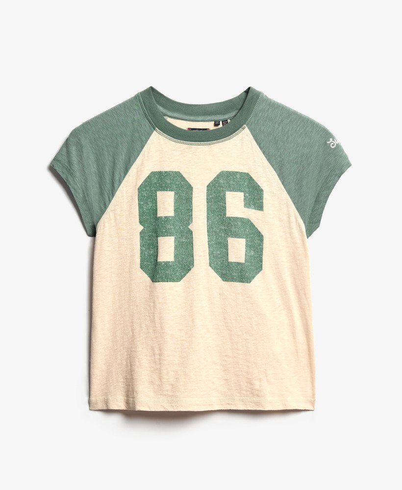 camiseta raglan athletic essentials na cor cáqui laurelcreme tapioca