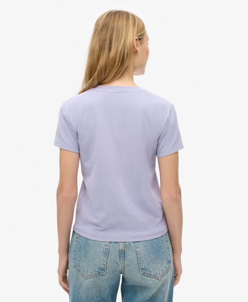 camiseta esportiva luxe graphic fitted na cor roxa opaco