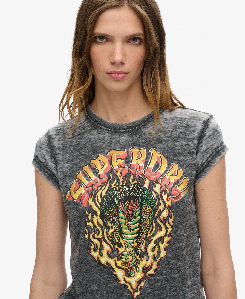 camiseta preta com estampa de rock para motociclistas.