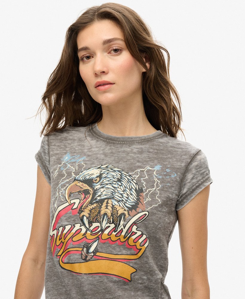 camiseta biker rock com estampa gráfica na cor preto vintage